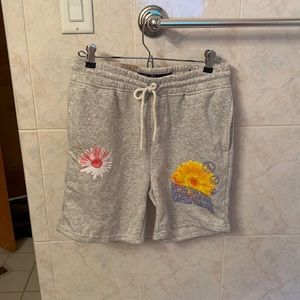 Grey shorts with flowers